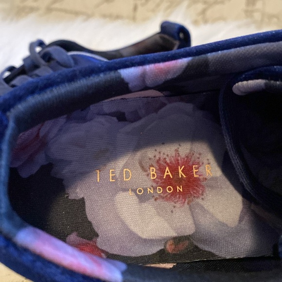Ted Baker velvet sneakers. Navy Blue. Size 5. With signature gold bows. - Picture 8 of 8